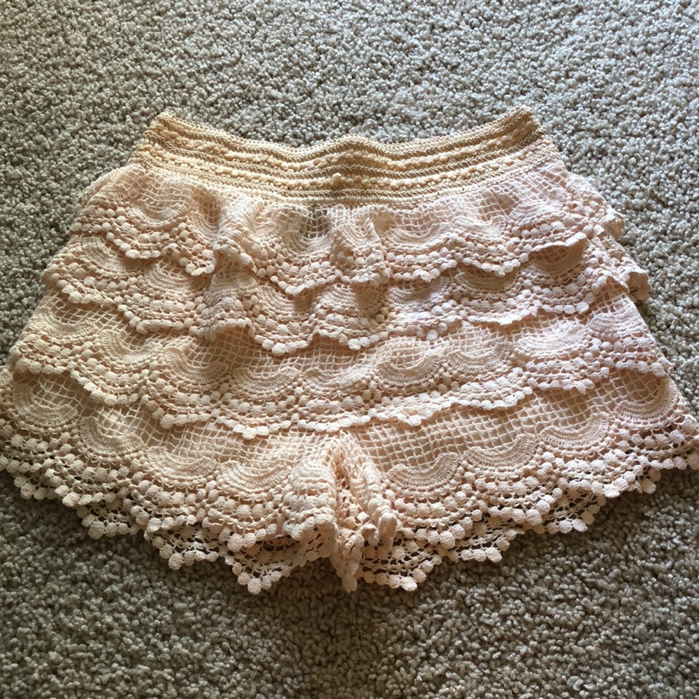 Beige crocheted rue 21 shorts